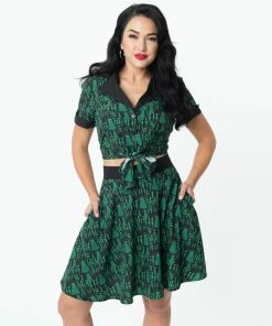 Unique-Vintage X Alien Invasion Print Briella Flare Skirt -Hot Sale Dresses Shop 147876 4 1024x1024 3f2b47a4 a12c 4af5 8d20 3e49bb60e1f0
