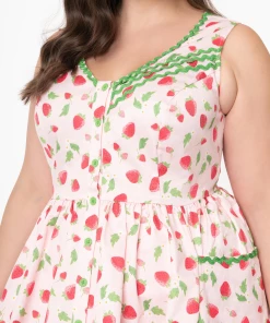 Unique-Vintage Pink & Strawberry Print Syracuse Swing Dress 10 Unique-Vintage Pink & Strawberry Print Syracuse Swing Dress -Hot Sale Dresses Shop syracusedress1